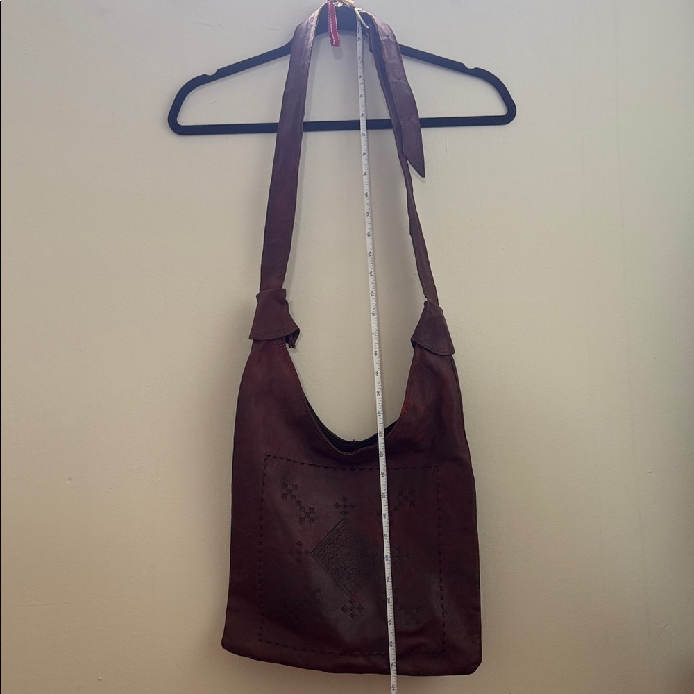 S O L D !! !! Thank you 💐 Brown Leather Shoulder Bag with Decorative Stitching